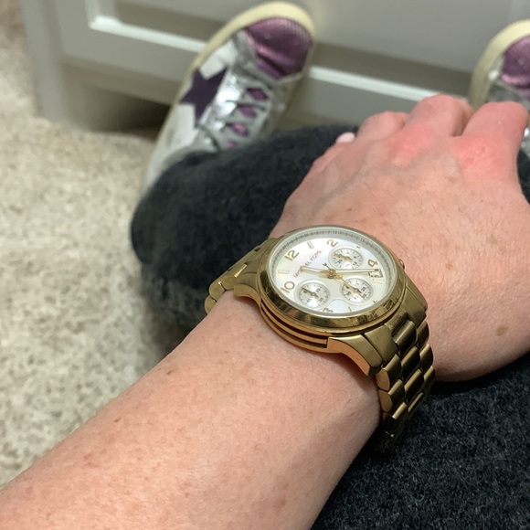 Michael Kors Gold Watch - Picture 3 of 4